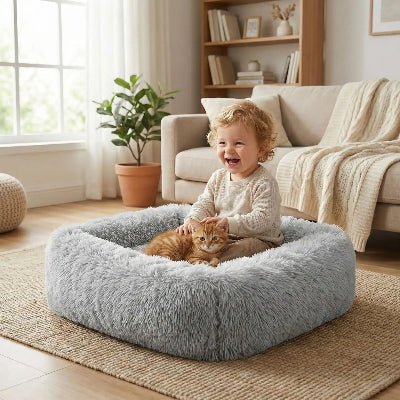 Coussin pour Chat gris pale petit garcon joyeux