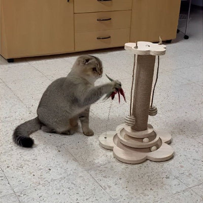 Arbre a chat en bois chat qui joue 