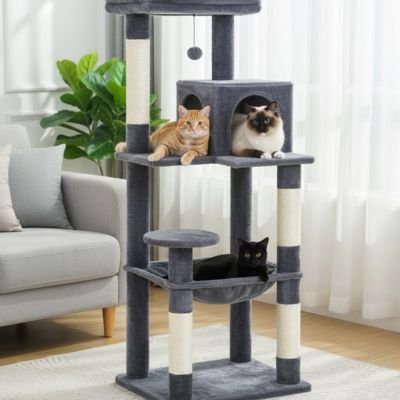 arbre a chat gris avec trois chat