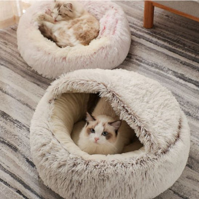 coussin pour chat brun avec petits chats