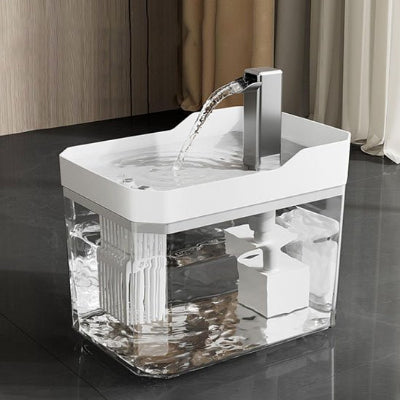 Fontaine a eau chat blanche et transparente