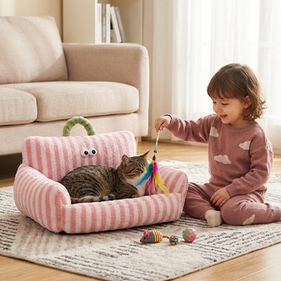 Panier Chat rose avec enfant